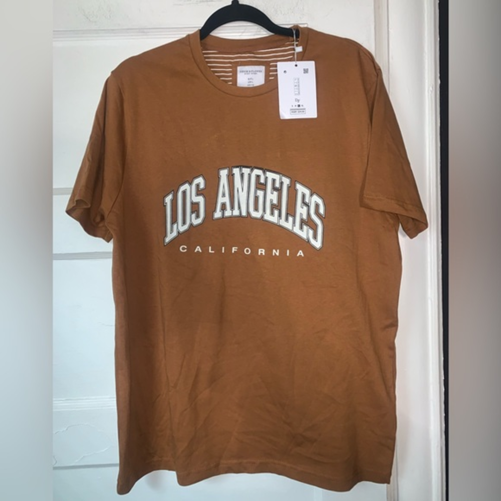 NWT Denim & Flower‎ LA graphic tee shirt size large